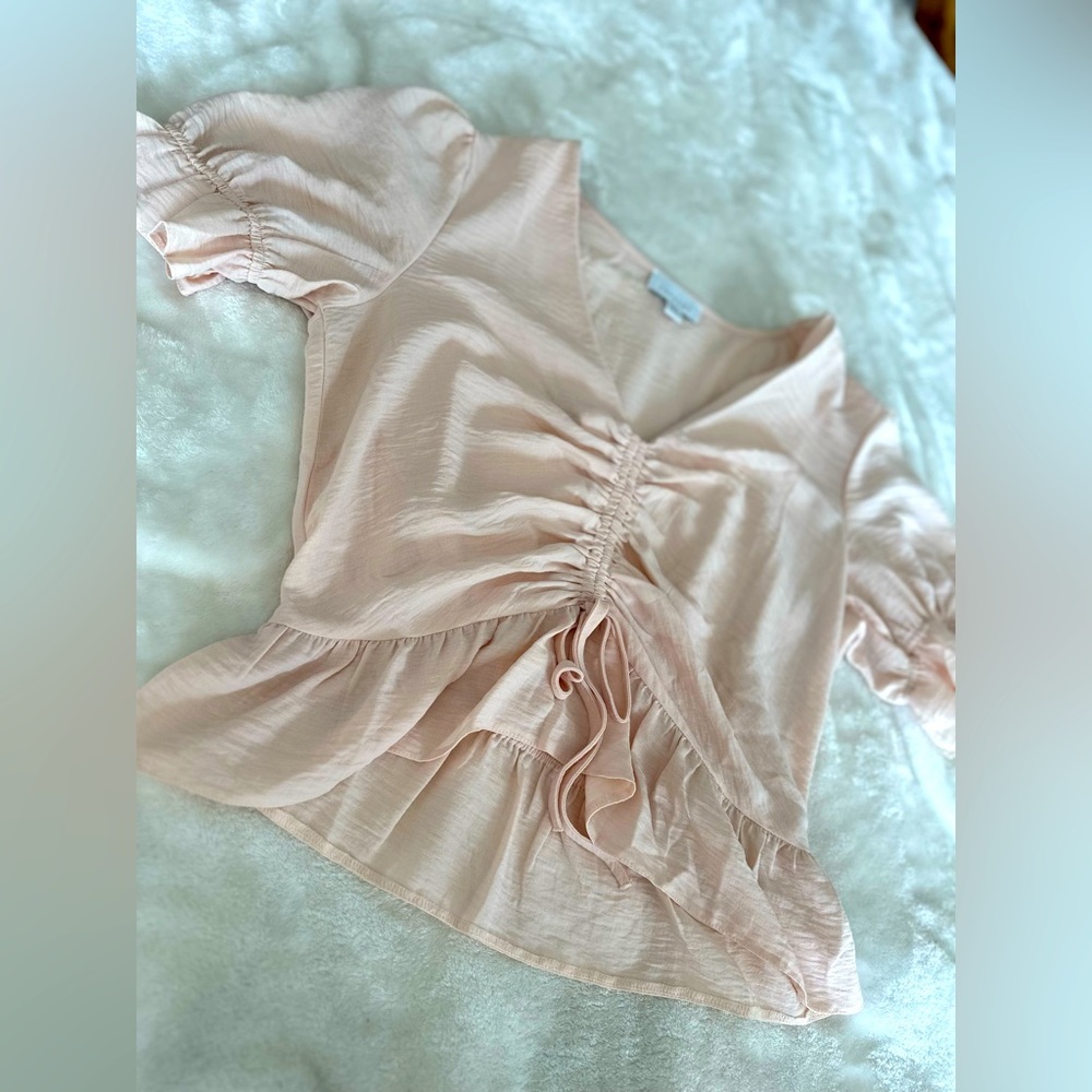 TOPSHOP FEMININE TOP ✨